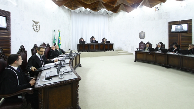 Sessão do Tribunal Pleno, realizada às quintas-feiras, a partir das 14 horas. Foto: Wagner Araújo/Divulgação TCE-PR