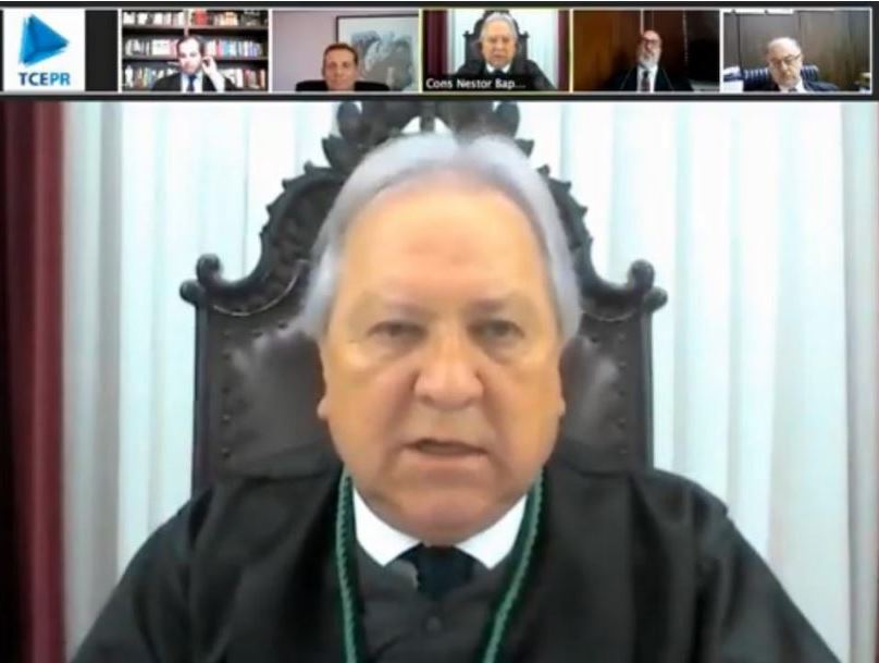 O presidente do TCE-PR, conselheiro Nestor Baptista, comanda a primeira sessão virtual do Tribunal Pleno, nesta quarta-feira (6 de maio), em virtude da pandemia causada pelo novo coronavírus (Covid-19). Foto: Divulgação TCE-PR