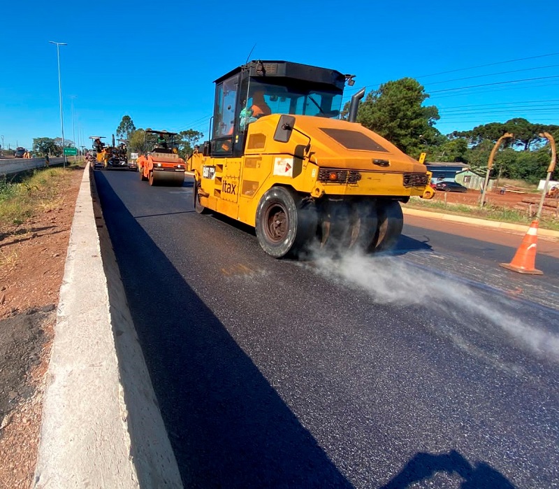 Obra de duplicação do trecho urbana de Cascavel da BR-277, realizada pelo Departamento de Estradas de Rodagem do Estado do Paraná (DER-PR). Foto: Agência Estadual de Notícias (AEN)