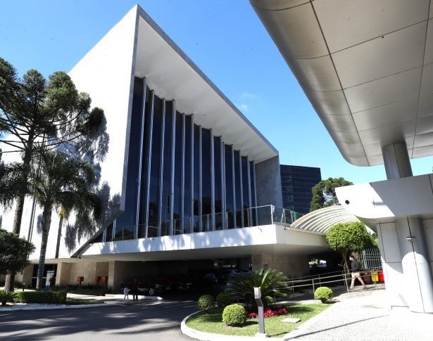 Sede da Assembleia Legislativa do Estado do Paraná (Alep-PR), no bairro Centro Cívico, em Curitiba. Foto: Orlando Kissner/Alep-PR