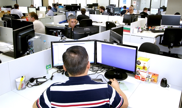 A área de tecnologia da informação é uma das contempladas no edital do concurso. Foto: Wagner Araújo/Divulgação TCE-PR