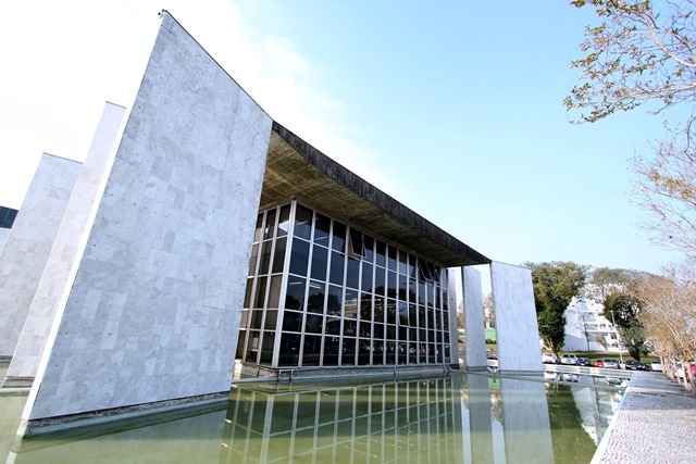 Gestores que não cumprirem decisão podem ter contas julgadas irregulares e pagar multas; municípios podem sofrer tomada de contas extraordinária e até sofrer intervenção