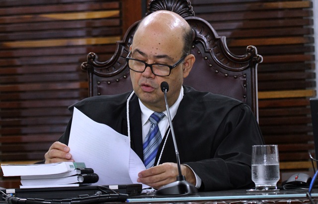 O auditor Sérgio Valadares Fonseca relata processo na sessão de 24 de janeiro da Primara Câmara do TCE-PR. Foto: Wagner Araújo/Divulgação TCE-PR