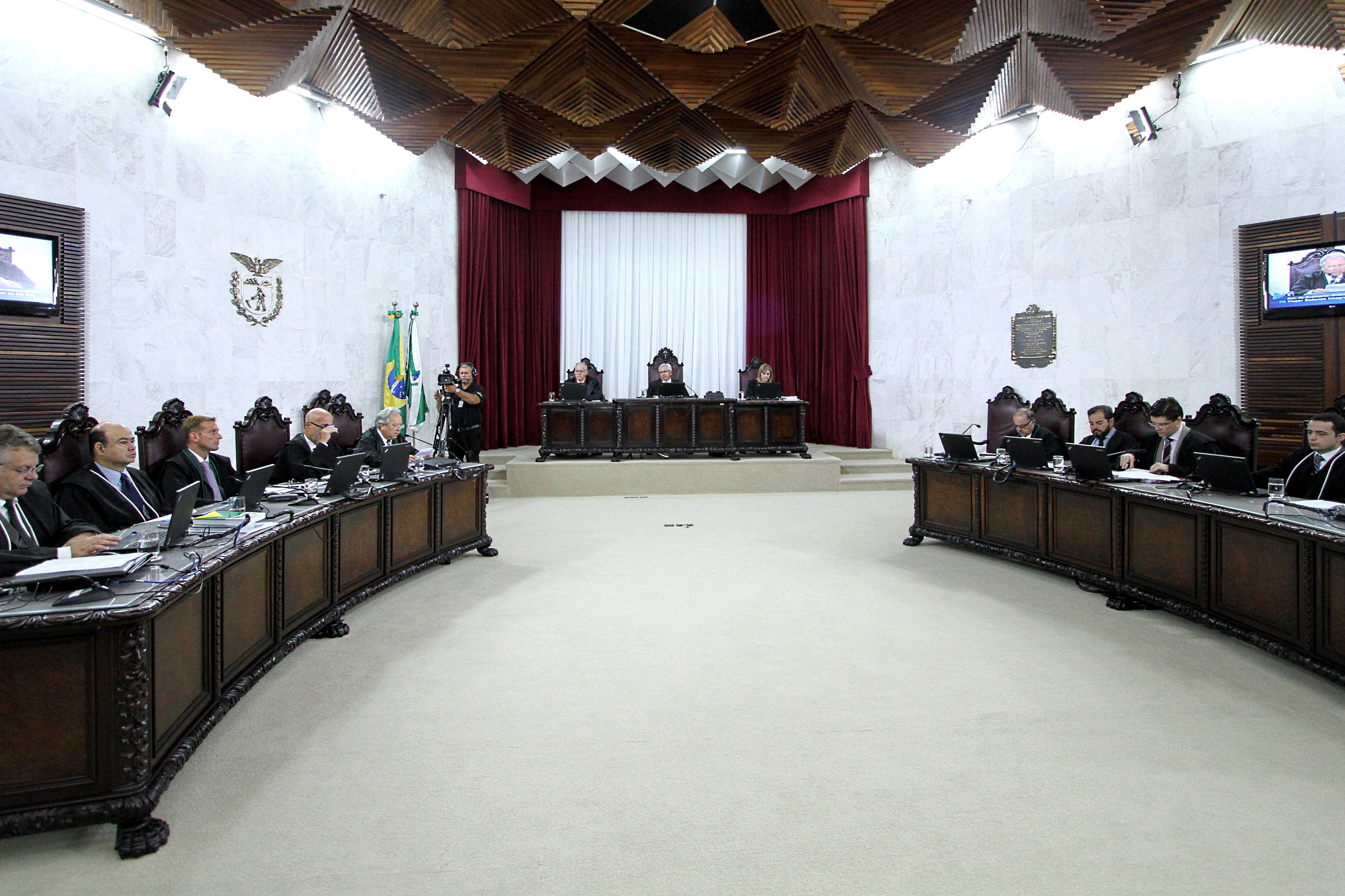 Sessão do Pleno do TCE-PR, realizada às quintas-feiras, a partir das 14 horas. Foto: Wagner Araújo/Divulgação TCE-PR