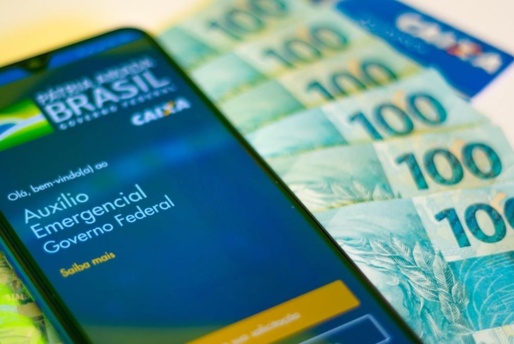 Auxílio emergencial está sendo pago pelo governo federal para amenizar os efeitos econômicos da pandemia da Covid-19. Imagem: Divulgação