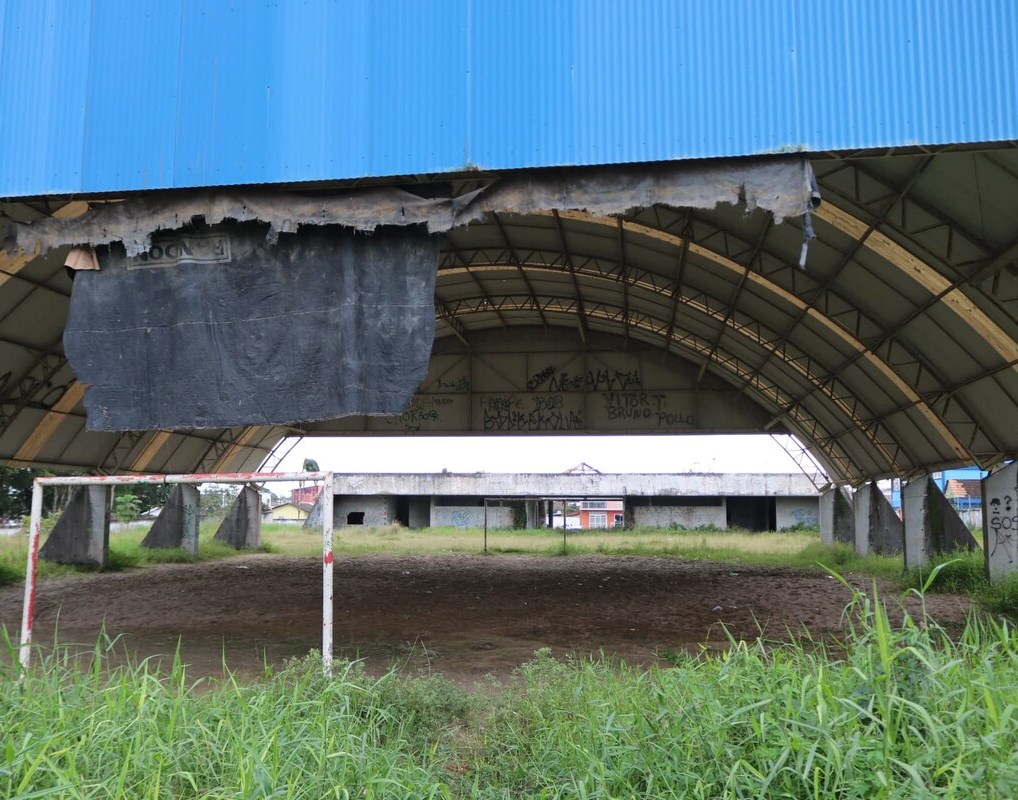 Obras paralisadas do Centro da Juventude de Paranaguá, localizado na Vila dos Comerciários. Foto: Divulgação