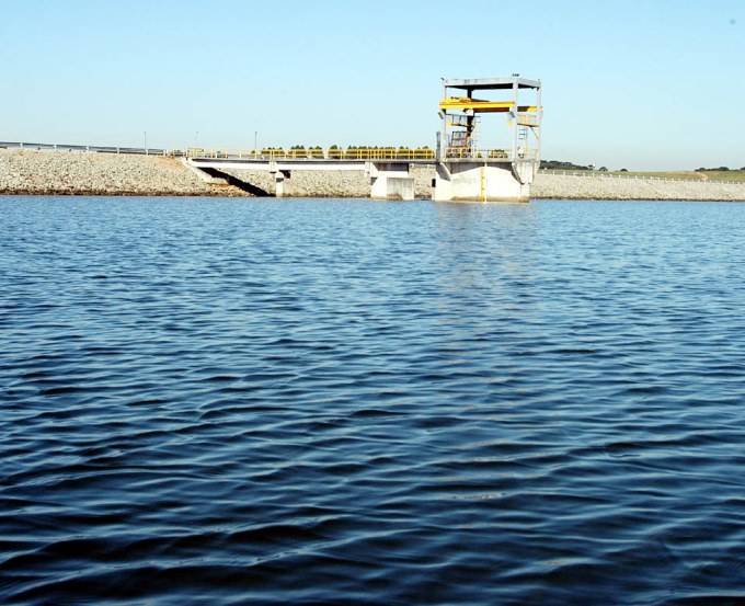 Barragem da represa do Iraí, mantida pela Sanepar, que atende a Região Metropolitana de Curitiba. Foto: Agência Estadual de Notícias/Divulgação