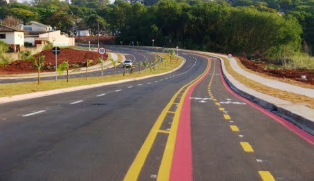 Trecho do Contorno Oeste de Maringá, obra executada pelo programa Procidades, com recursos repassados pelo Banco Interamericano de Desenvolvimento (BID)