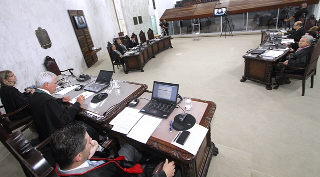 O presidente, conselheiro Durval Amaral, conduz a sessão do Pleno do TCE-PR realizada em 26 de janeiro. Foto: Wagner Araújo/Divulgação TCE-PR