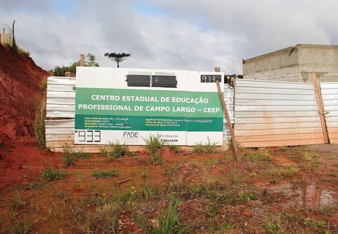 Obra do Centro Estadual de Educação Profissional (Ceep) de Campo Largo, executada pelo Governo do Paraná e paralisada após a comprovação de desvio de recursos. Foto: Wagner Araújo/Divulgação TCE-PR