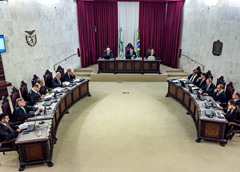 Sessão presencial do Tribunal Pleno do TCE-PR, realizada às quartas-feiras, a partir das 14h. Foto: Mauro Beghetto Penteado/TCE-PR