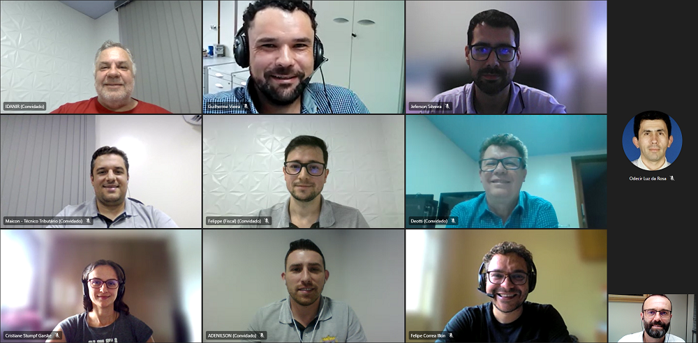 Reunião por videoconferência entre servidores do TCE-PR e gestores da área tributária do Município de Ampére.