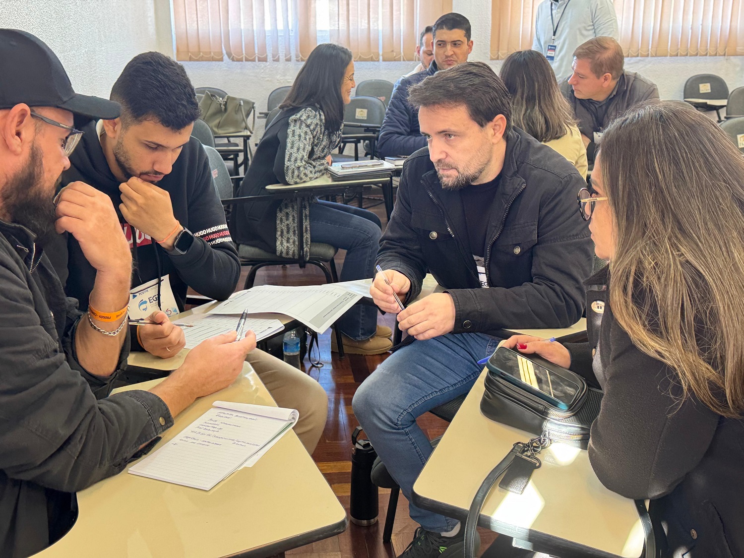 Servidores públicos de municípios da Região Sudoeste do Paraná reunidos durante oficina do Programa de Avaliação de Contas Municipais de Governo (ProGov) promovida pelo Tribunal de Contas do Estado (TCE-PR) em Pato Branco, nesta terça-feira (10 de junho)