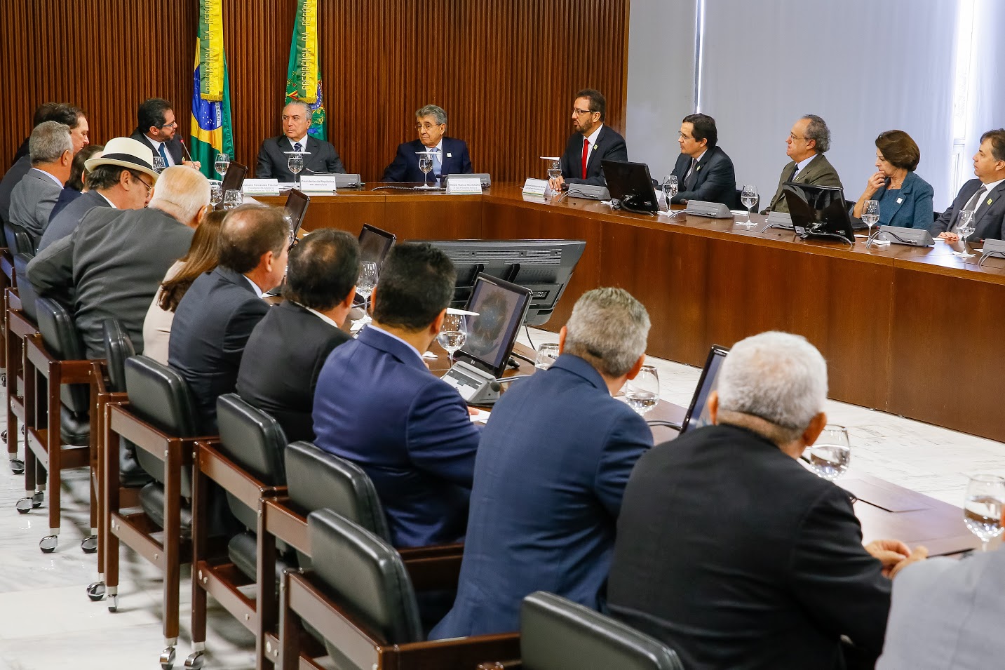 A Associação dos Membros dos Tribunais de Contas do Brasil (Atricon) defende, em audiência com Temer, a criação de Conselho para os TCS Foto: Beto Barata/Divulgação-Presidência da República