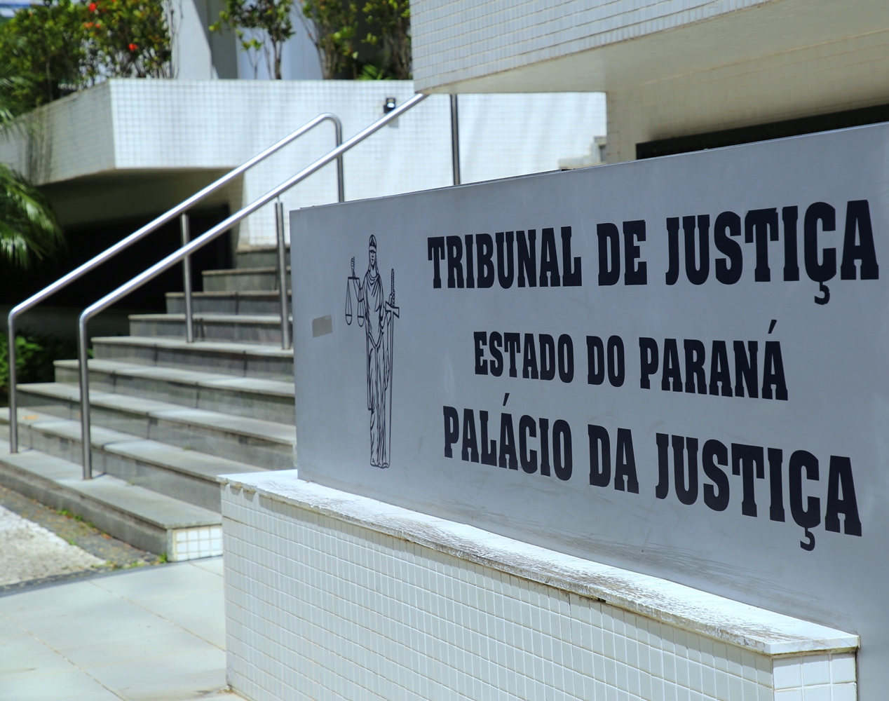 Sede do Tribunal de Justiça do Estado do Paraná (TJ-PR), no bairro Centro Cívico, em Curitiba. Foto: Wagner Araújo/Divulgação TCE-PR