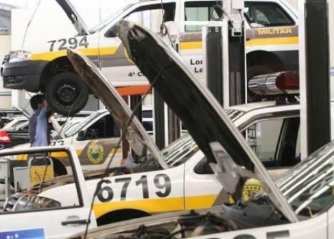 Manutenção de veículos da Polícia Militar do Paraná, integrantes da frota estadual. Foto: Divulgação
