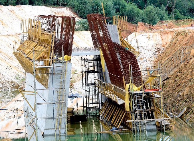 Foto tirada em 25 de abril de 2019 da Barragem do Miringuava, no município de São José dos Pinhais, cujas obras estavam paralisadas naquela data. Foto: Wagner Araújo/Divulgação TCE-PR