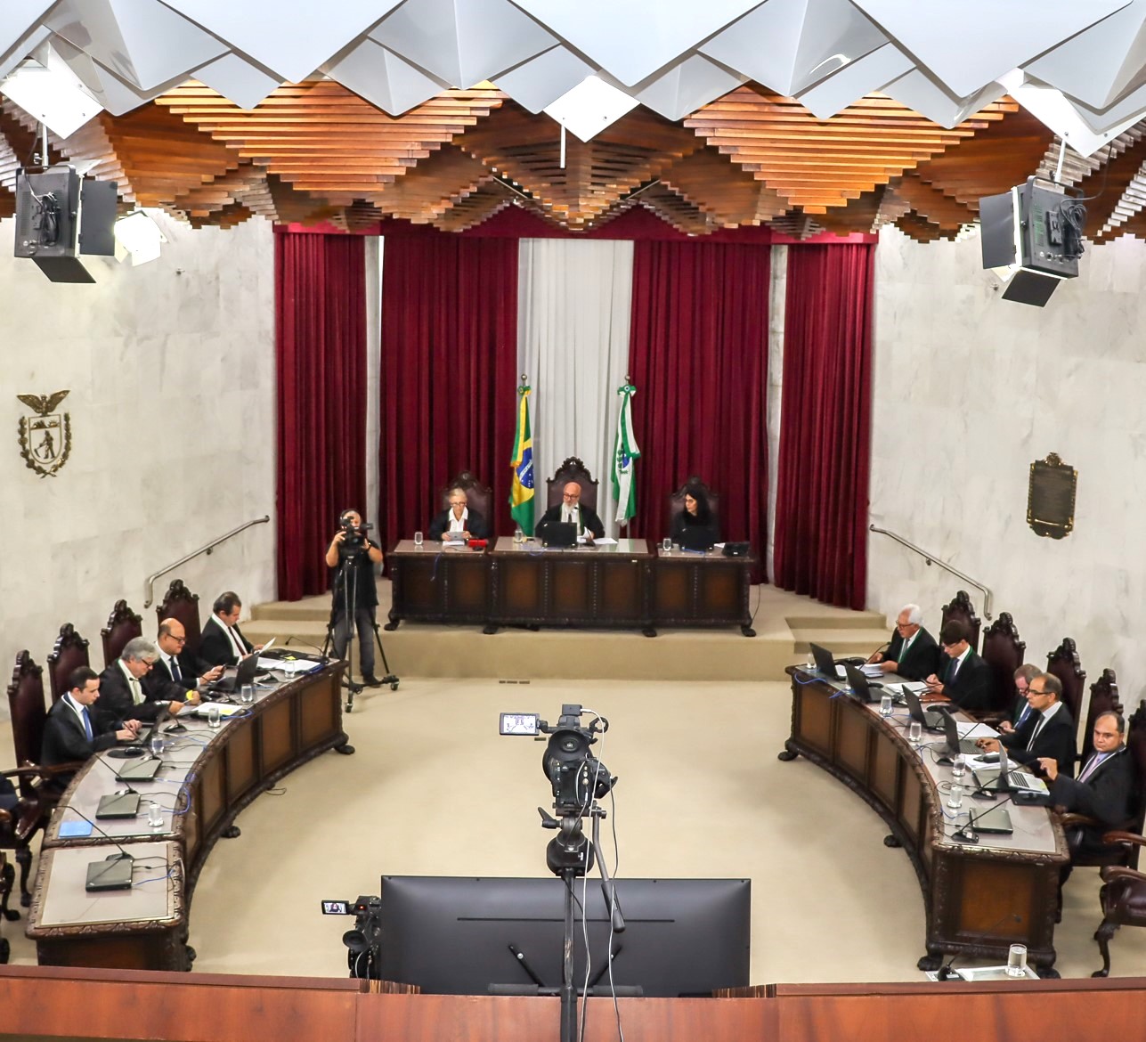 Sessão do Tribunal Pleno do TCE-PR, comandada pelo presidente, conselheiro Fernando Guimarães. Foto: Fabiano Contador/TCE-PR - Divulgação