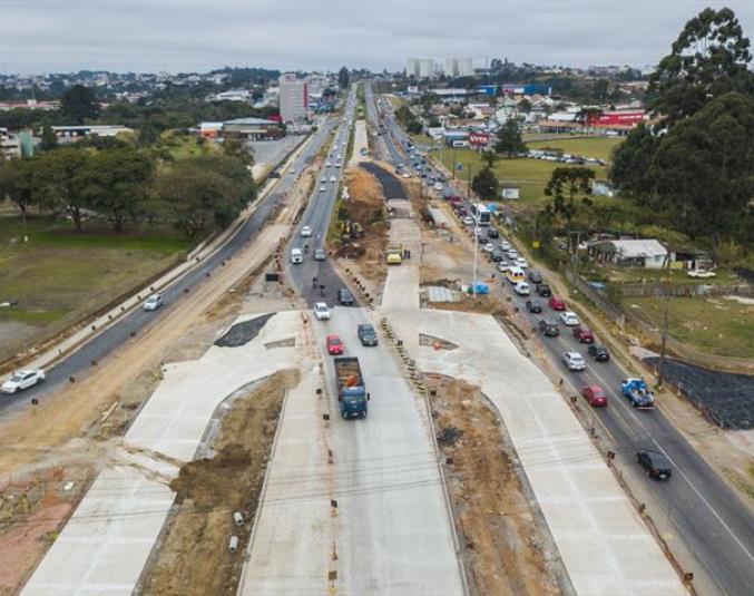 Obras da Linha Verde, executadas pela Prefeitura de Curitiba com recursos da Agência Francesa de Desenvolvimento (AFD) Foto: Prefeitura de Curitiba/Divulgação