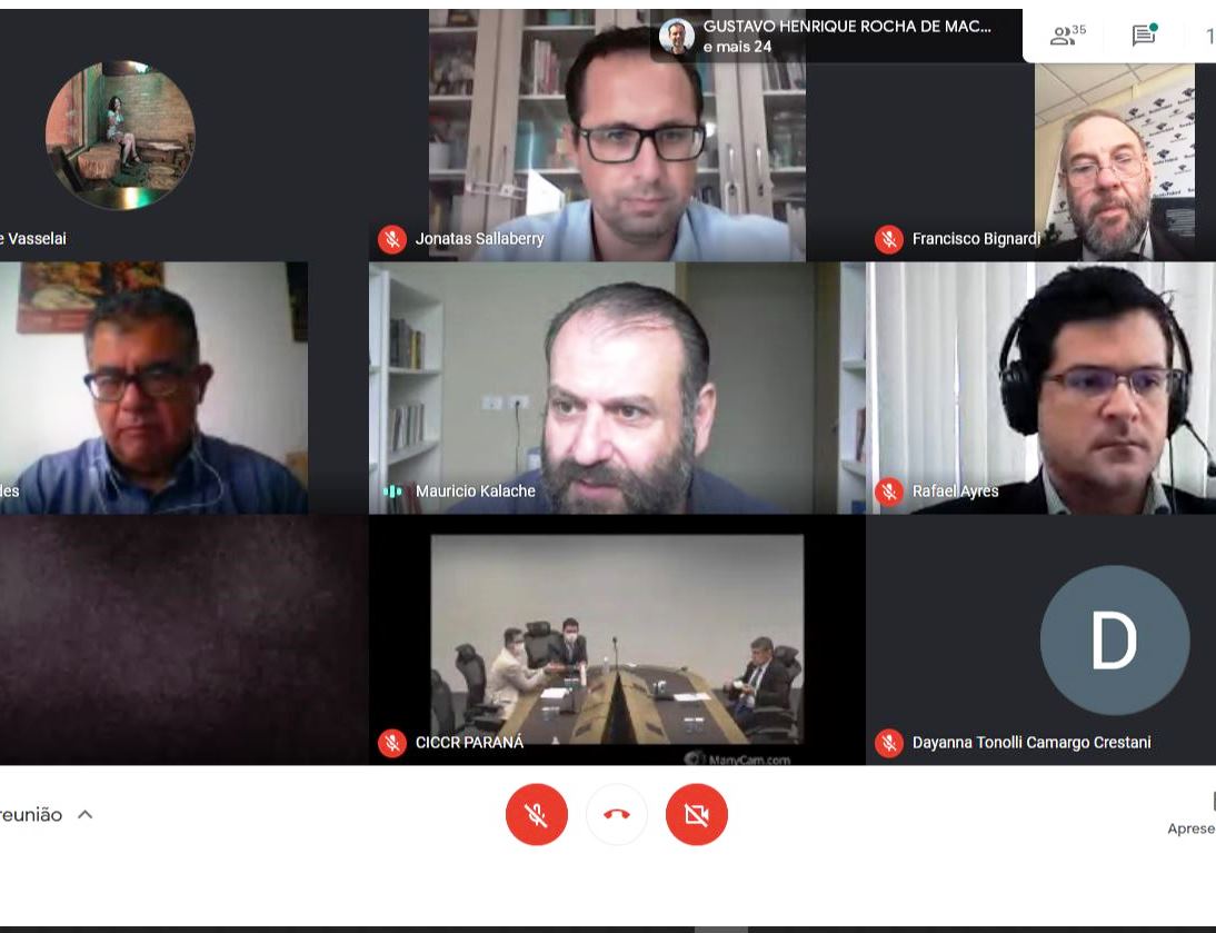 O coordenador-geral de Fiscalização do TCE-PR, Rafael Ayres, participa de reunião virtual da Rede de Controle da Gestão Pública no Paraná.