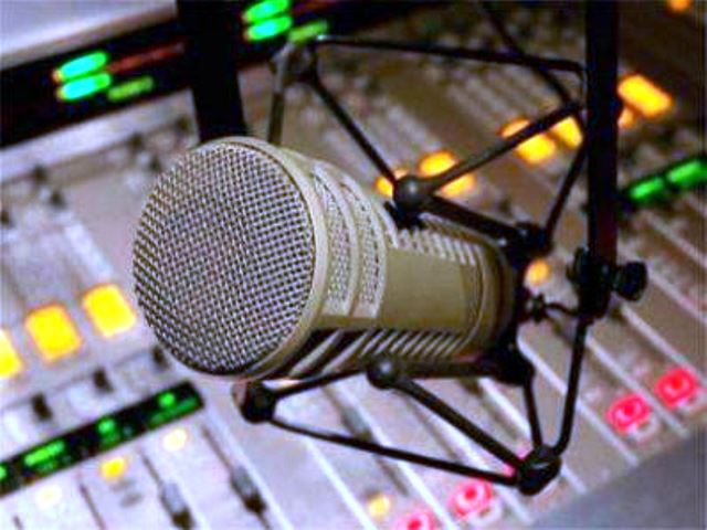 O rádio é um dos veículos mais populares para a divulgação de informações de interesse público à população. Foto: Divulgação