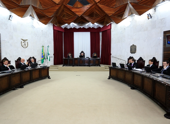 Sessão do Tribunal Pleno desta quarta-feira (26 de setembro), na qual foi votado Parecer Prévio em relação à prestação de contas de 2017 do governador do Paraná. Foto: Wagner Araújo/Divulgação TCE-PR
