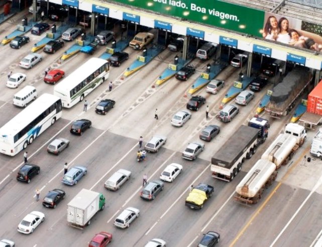 Praça de pedágio em trecho da BR-277 que liga Curitiba ao Litoral. A rodovia compõe o Anel de Integração do Paraná. Foto: Divulgação