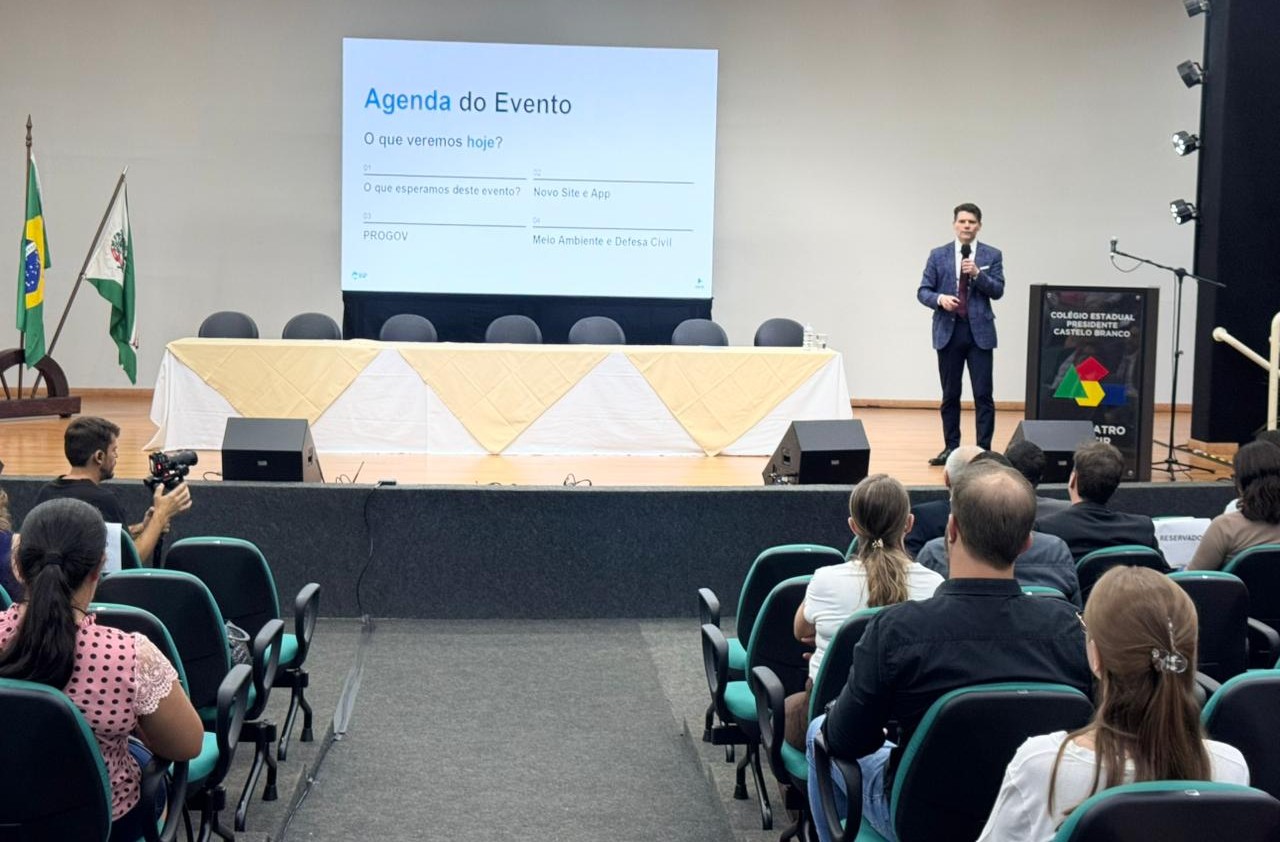 O presidente do TCE-PR, conselheiro Ivens Linhares, palestra em evento da série TCE-PR Conecta em Toledo