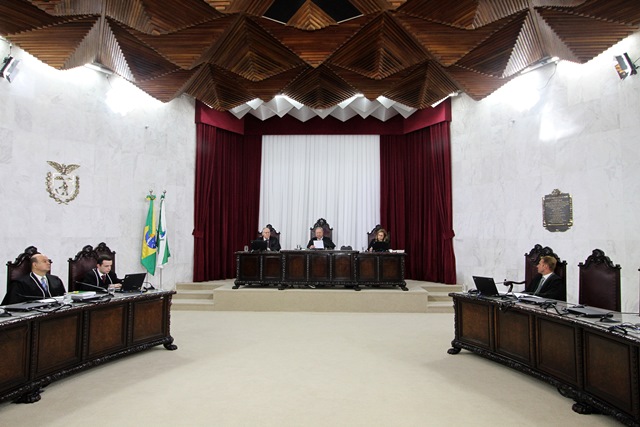 Sessão da Primeira Câmara do TCE-PR, presidida pelo conselheiro Nestor Baptista. Foto: Wagner Araújo/Divulgação TCE-PR