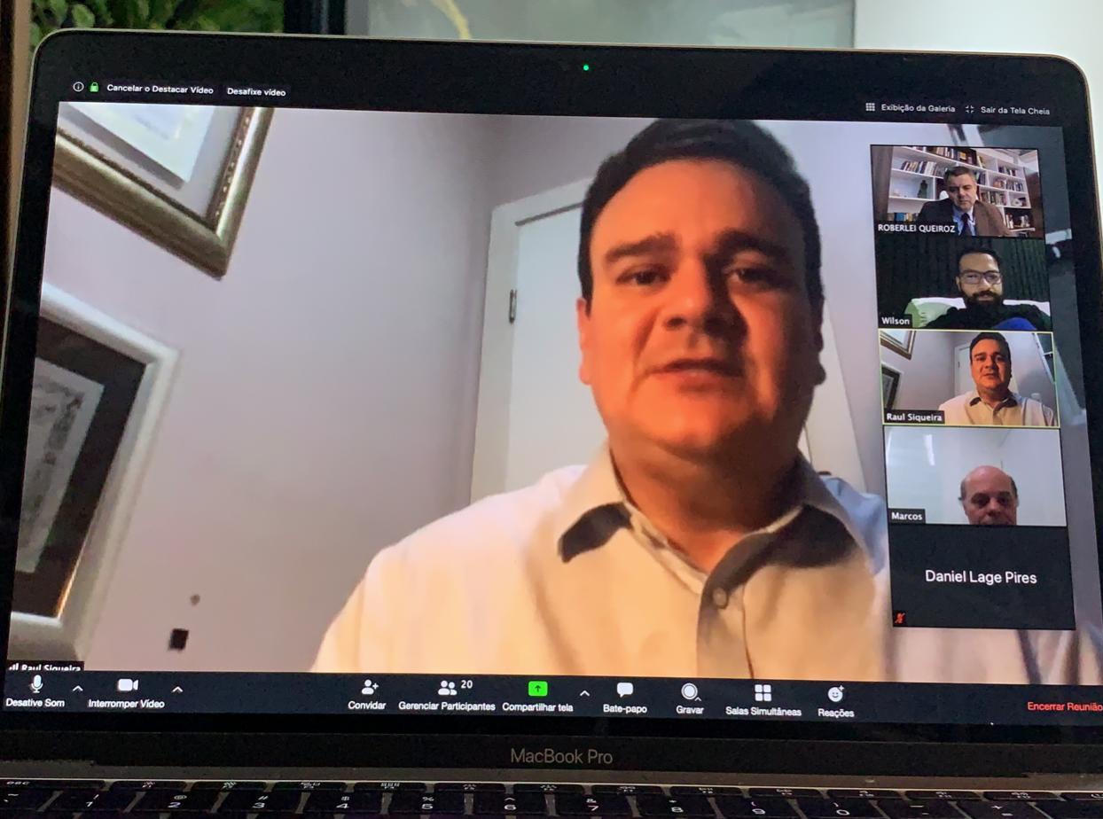 O controlador-geral do Estado do Paraná, Raul Clei Coccaro Siqueira, ministra palestra online aos alunos do MBA em Gestão Pública oferecido pelo TCE-PR a seus servidores. Foto: Divulgação TCE-PR