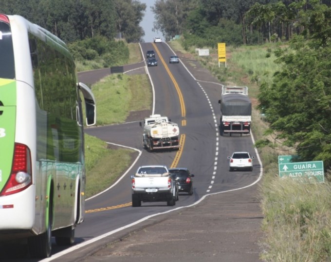 Trecho da Rodovia PR-323, administrada pelo Departamento de Estradas de Rodagem do Estado do Paraná (DER-PR). Foto: Divulgação