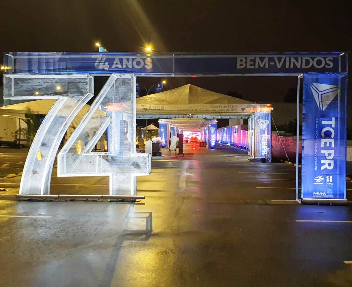 Montagem de exposição histórica em comemoração aos 74 anos do TCE-PR. Foto: Divulgação TCE-PR