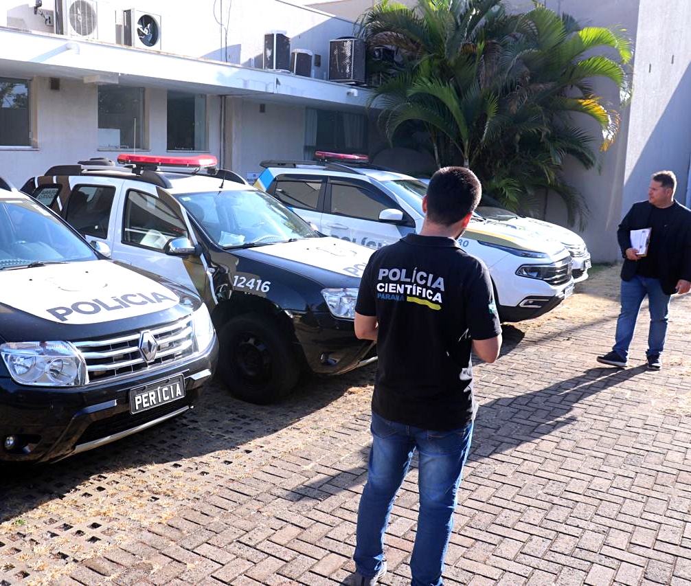 Servidor do TCE-PR durante auditoria realizada na Polícia Científica do Paraná, antigo Instituto Médico Legal (IML), vinculada à Secretaria de Estado da Segurança Pública (Sesp-PR). Foto: TCE-PR
