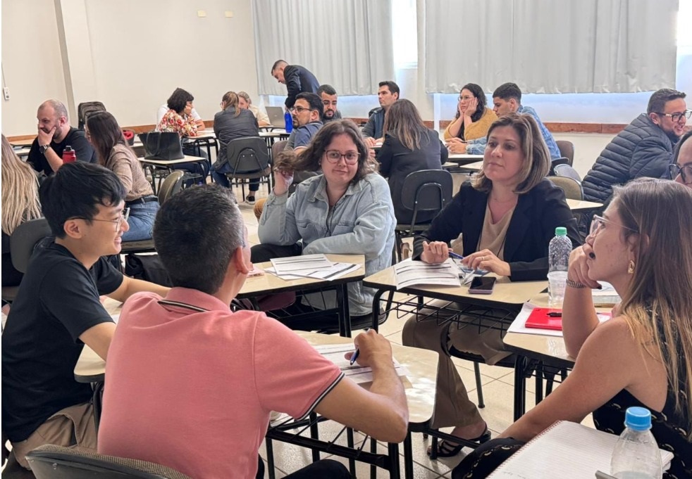 Servidores participam da etapa da capacitação "Jornada das Contratações Públicas" promovida em Maringá pelo Tribunal de Contas do Estado do Paraná (TCE-PR) na primeira semana de setembro de 2025