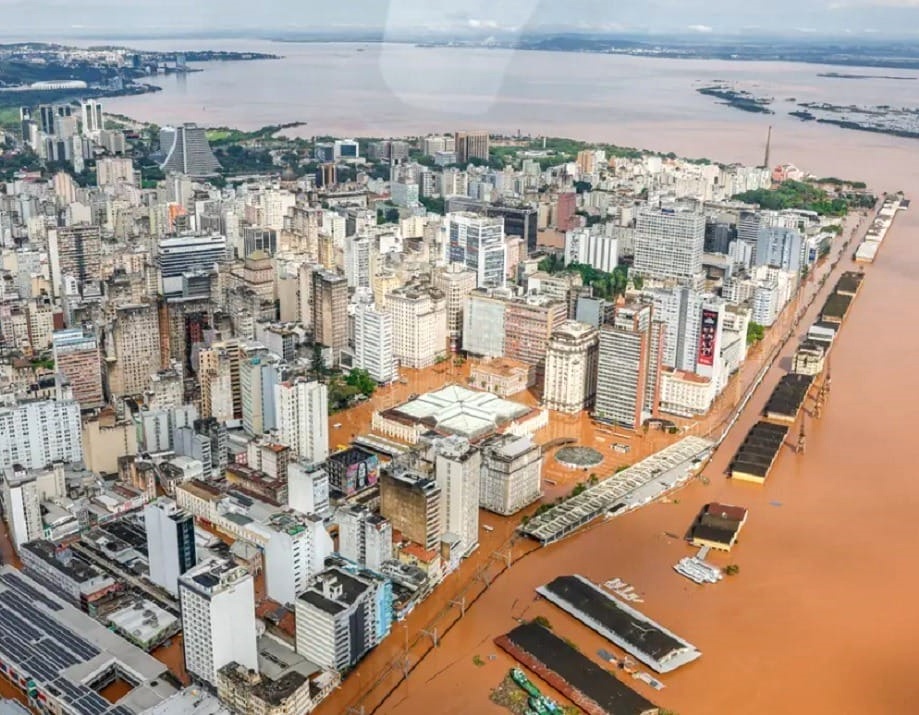 Parte de Porto Alegre, capital do Rio Grande do Sul, alagada pelo transbordamento do Rio Guaíba, em enchente histórica. Foto: Agência Brasil/Divulgação