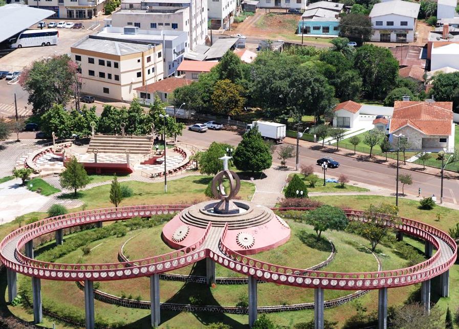 Praça de Laranjeiras do Sul, município da região Centro-Sul do Paraná. Foto: Divulgação