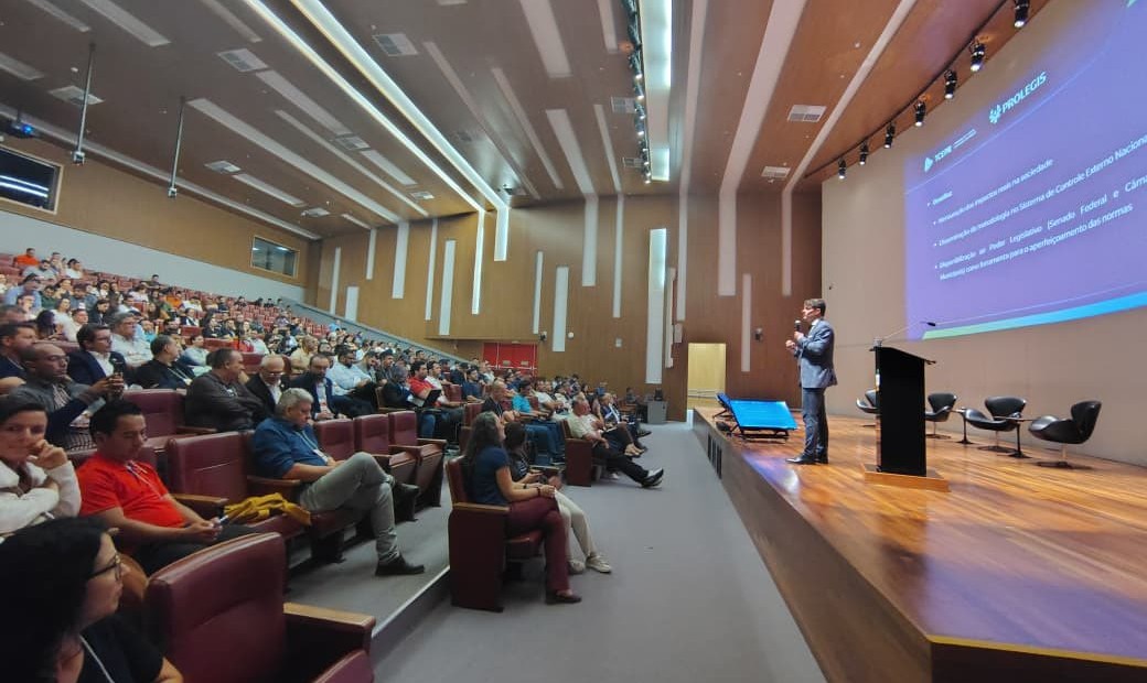 O presidente do TCE-PR, conselheiro Ivens Linhares, fala sobre o Prolegis em Brasília