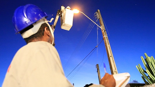 Em processo de consulta, TCE-PR afirma que é possível o pagamento de eletricistas que fazem a manutenção da rede elétrica com recursos da Cosip