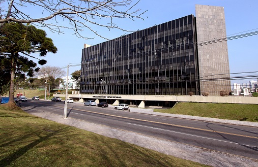 Edifício anexo do TCE-PR em Curitiba (Foto: Wagner Araújo/Divulgação TCE-PR)