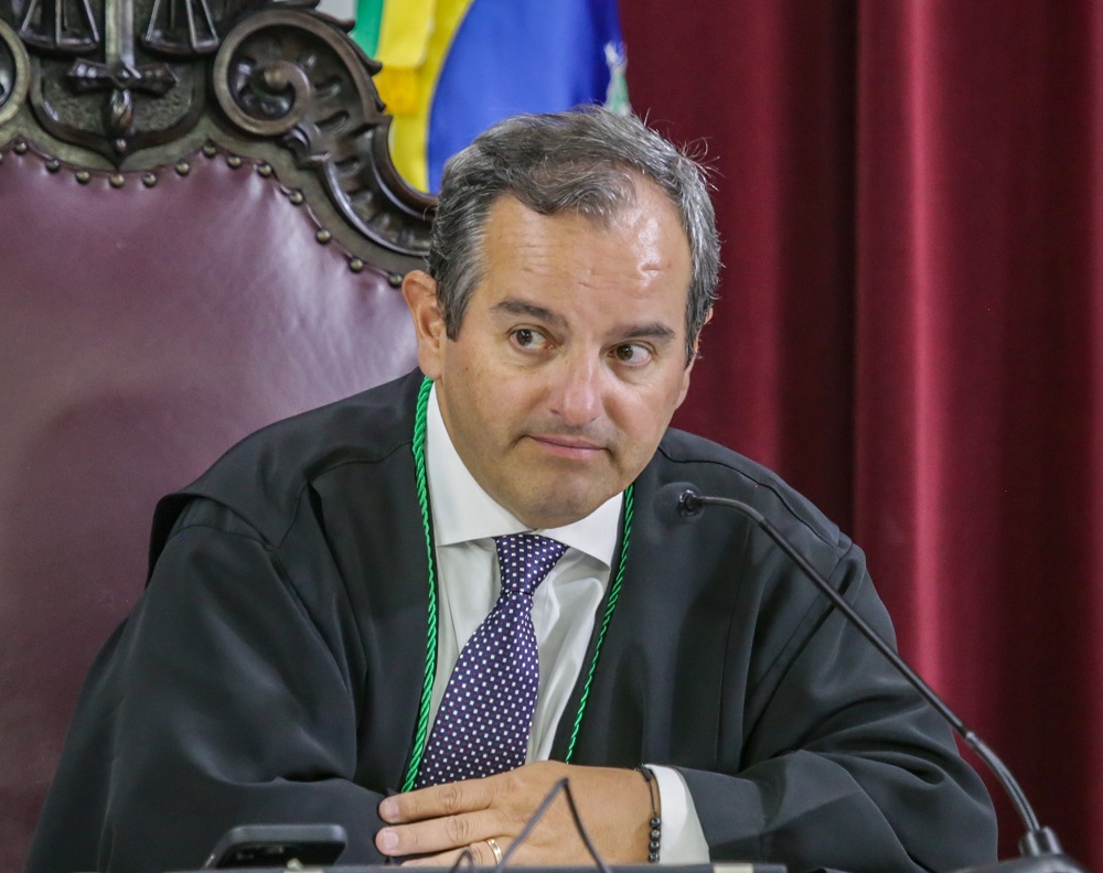 O vice-presidente do Tribunal de Contas do Estado do Paraná, conselheiro Ivan Bonilha, durante Sessão Ordinária do Pleno do TCE-PR