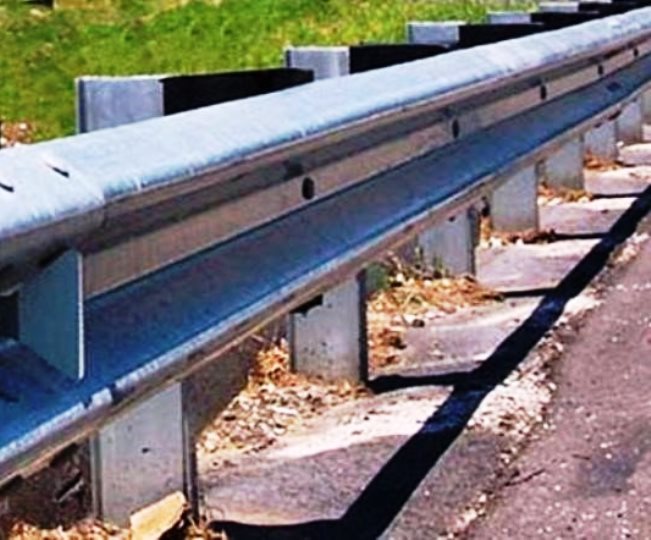 Gradil instalado em rodovia. Foto: Divulgação