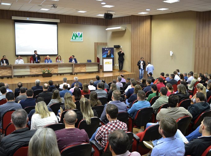 Abertura do curso sobre Contabilidade Pública,realizado pelo TCE-PR em Francisco Beltrão. Foto: Assessoria de Imprensa da Associação dos Municípios do Sudoeste do Paraná/Divulgação