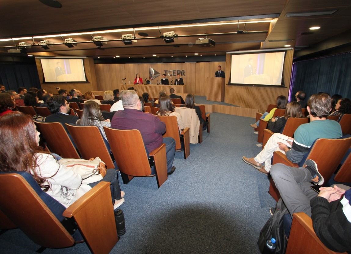 O presidente do TCE-PR, conselheiro Fabio Camargo, na abertura do evento de apresentação da Nova Prestação de Contas Municipal, realizado no auditório do Tribunal, em Curitiba. Foto: TCE-PR/Divulgação