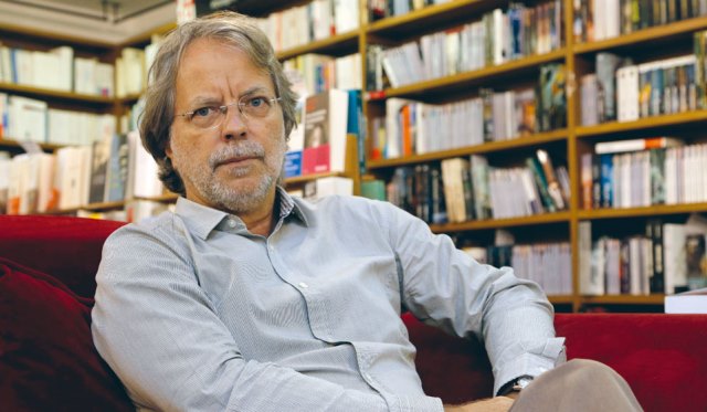 O escritor moçambicano Mia Couto fará a palestra magna do 29º Congresso dos Tribunais de Contas do Brasil. Foto: Divulgação