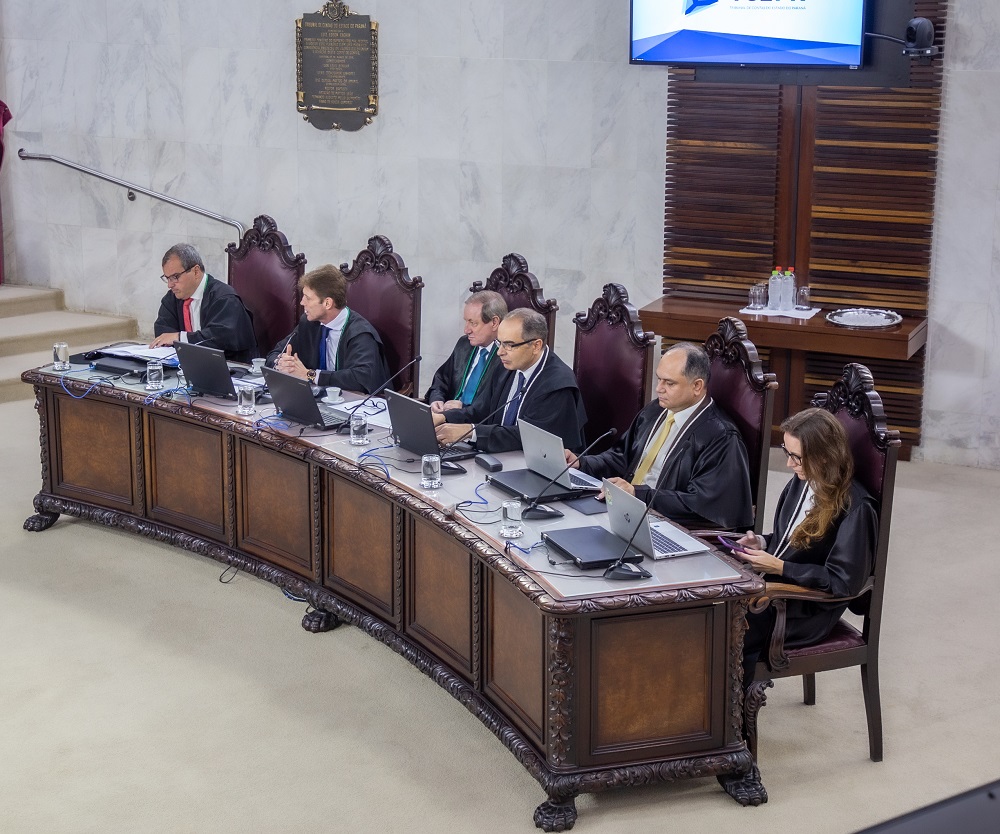 Conselheiros reunidos em Sessão Ordinária do Pleno do Tribunal de Contas do Estado do Paraná (TCE-PR) realizada no dia 29 de janeiro de 2025