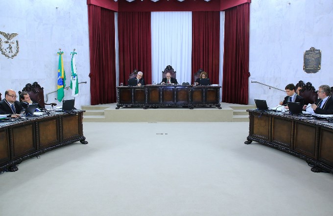 Sessão da Segunda Câmara do TCE-PR, presidida pelo conselheiro Artagão de Mattos Leão. Foto: Wagner Araújo/Divulgação TCE-PR