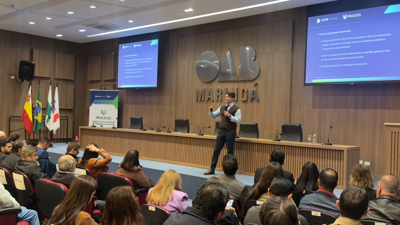 O presidente do TCE-PR, conselheiro Ivens Linhares, palestra durante evento de capacitação do Prolegis realizado em Maringá