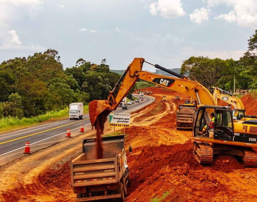 Obra de duplicação de trecho da BR-376, no município de Imbaú (Região dos Campos Gerais). Foto: Divulgação