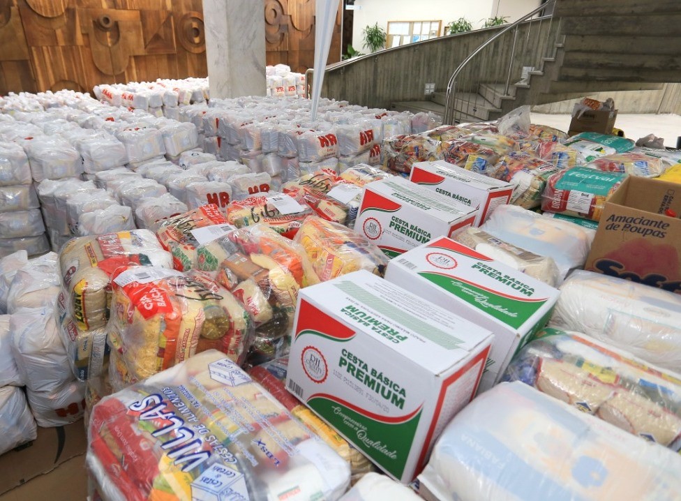 Em 2020,o TCE-PR arrecadou 1.100 cestas básicas de alimentos, entregues à campanha Cesta Solidária Paraná Foto: Wagner Araújo/Divulgação TCE-PR