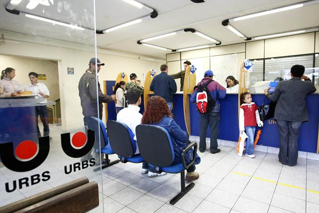 Atendimento ao público na sede da Urbs, situada na Rodoviária de Curitiba. Foto: Divulgação